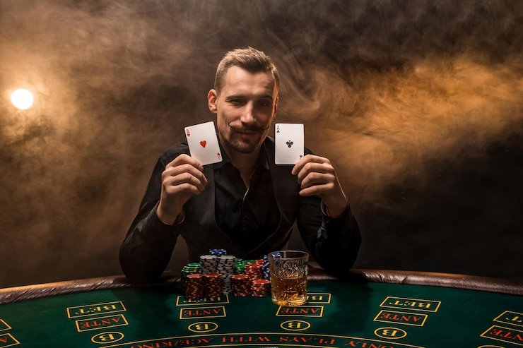 Tampilan permainan Fortune Tiger di slot bom dengan simbol-simbol harimau emas dan fitur bonus